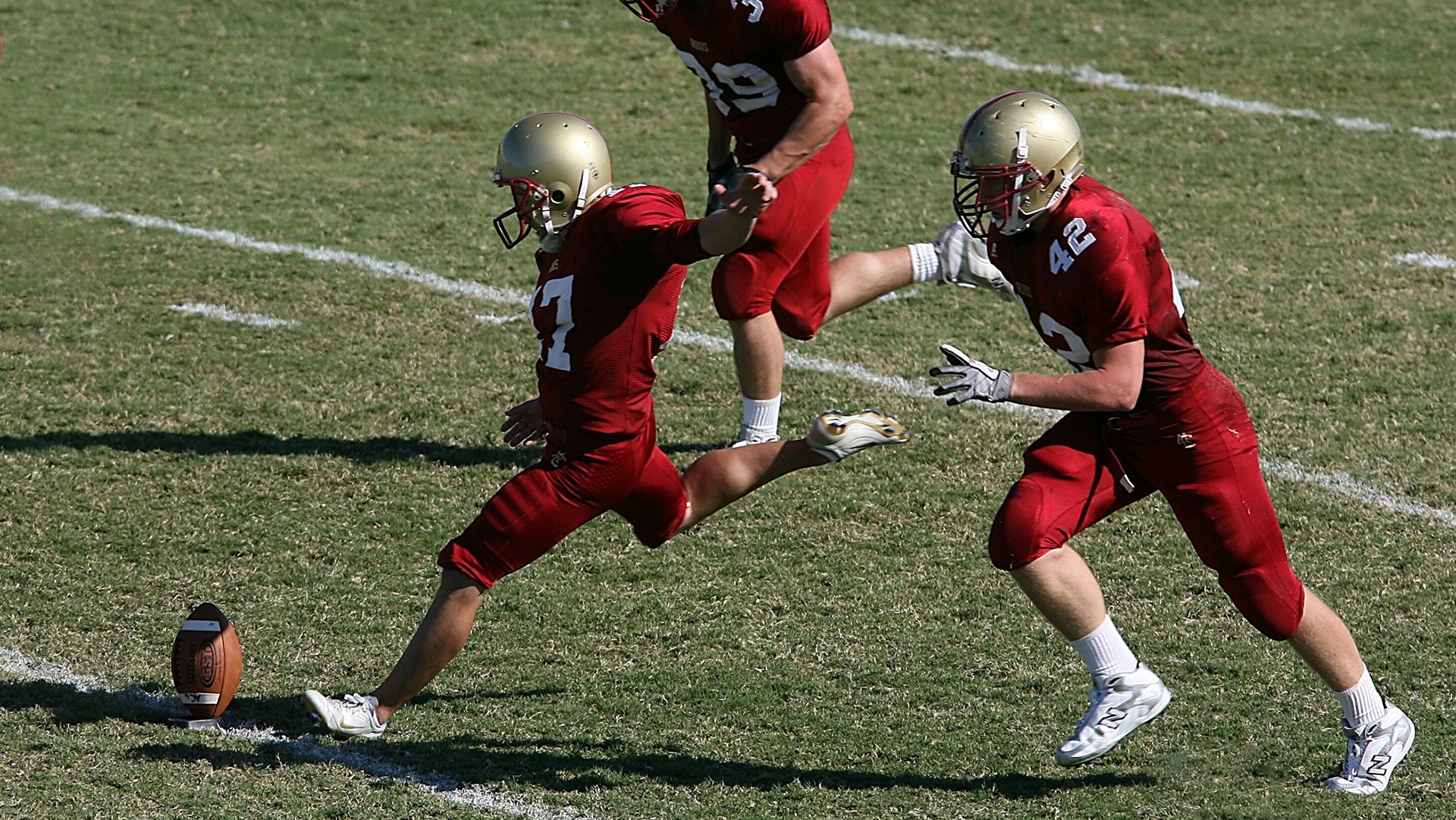 “天降“灾难”；车祸瞬间的惊魂救援”，传奇故事 车祸从天而降