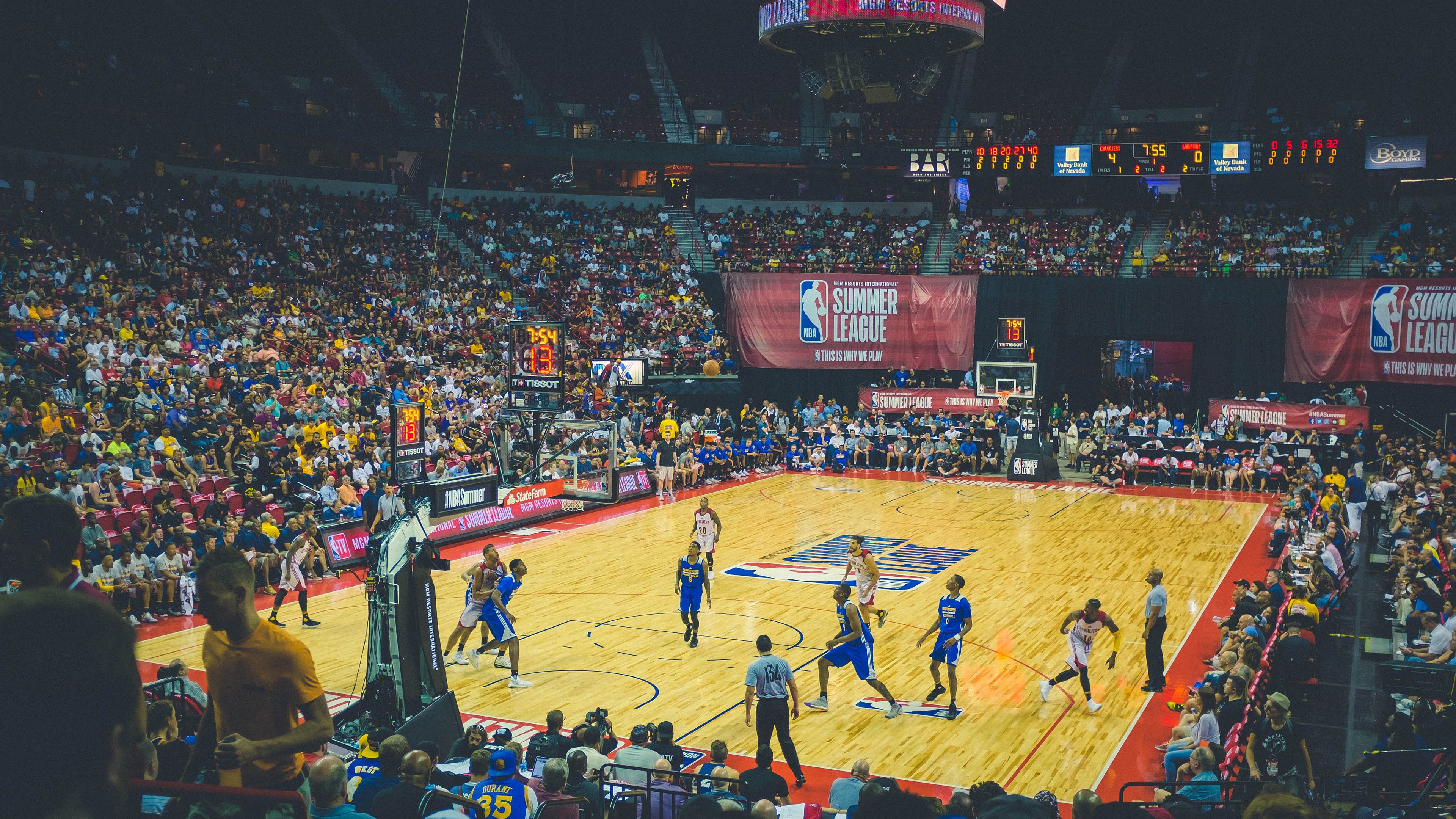 “今年最热比赛：季后赛焦点对决盘点”，今年季后赛时间